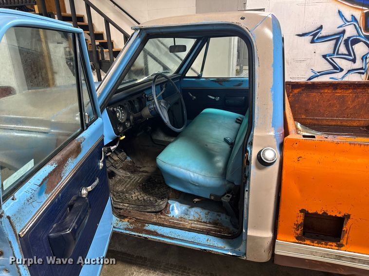 image for item NM9235 1969 GMC 1500 Custom pickup truck