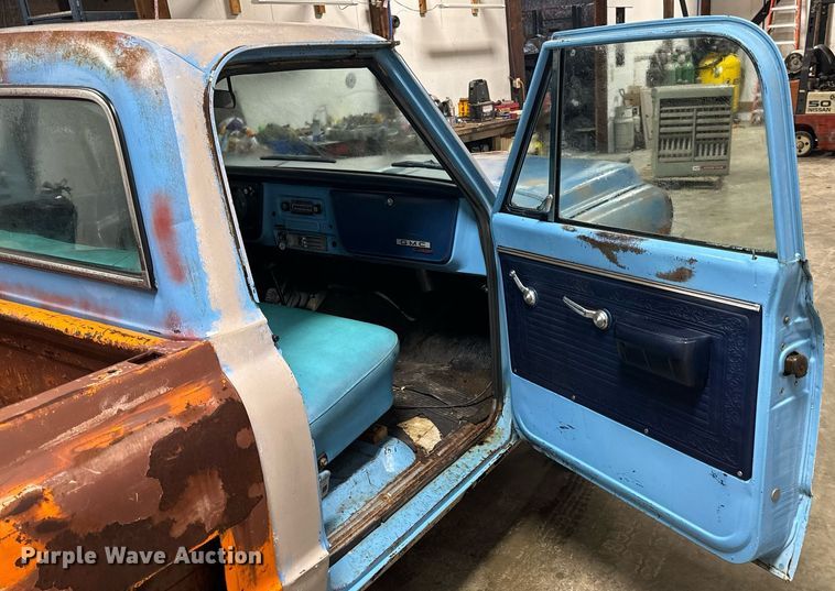 image for item NM9235 1969 GMC 1500 Custom pickup truck