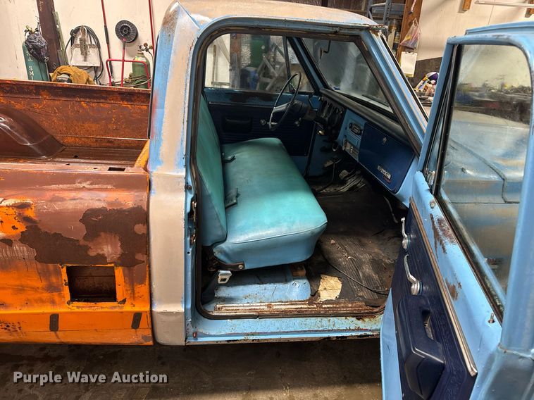 image for item NM9235 1969 GMC 1500 Custom pickup truck