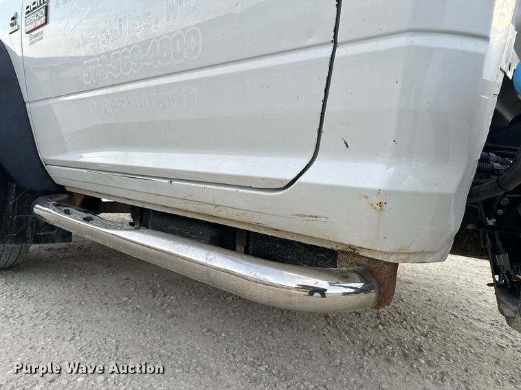 image for item NM9236 2011 Dodge Ram 5500HD truck cab and chassis