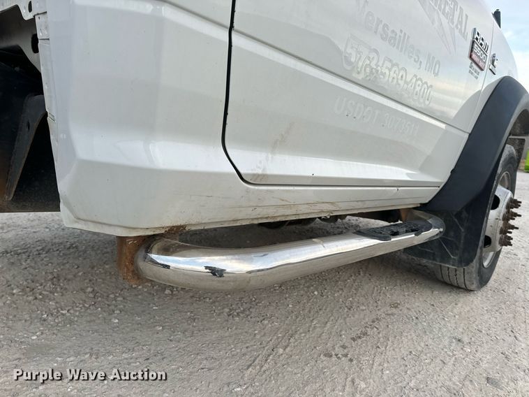 image for item NM9236 2011 Dodge Ram 5500HD truck cab and chassis