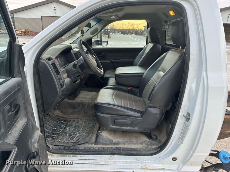 image for item NM9236 2011 Dodge Ram 5500HD truck cab and chassis