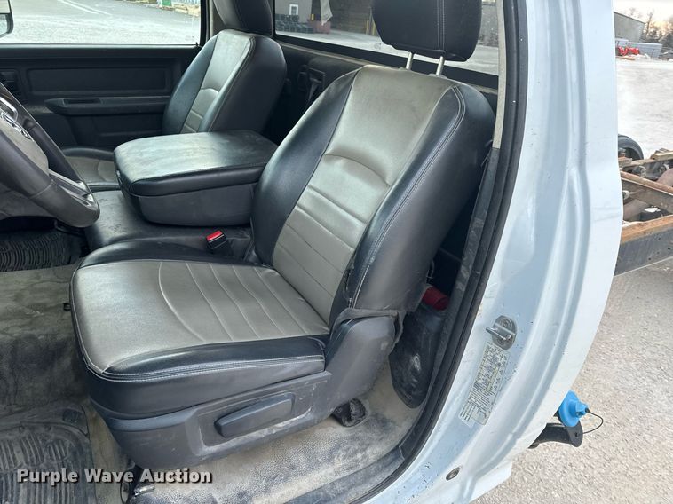 image for item NM9236 2011 Dodge Ram 5500HD truck cab and chassis