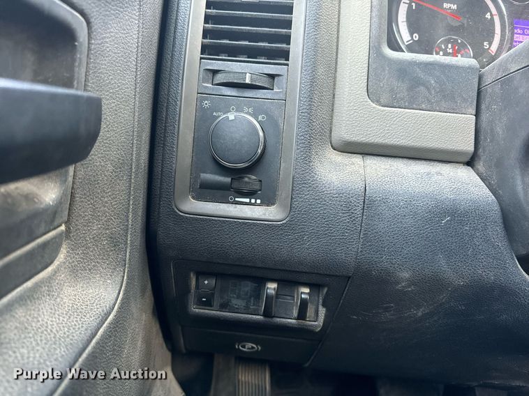 image for item NM9236 2011 Dodge Ram 5500HD truck cab and chassis