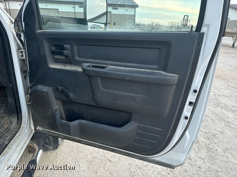 image for item NM9236 2011 Dodge Ram 5500HD truck cab and chassis