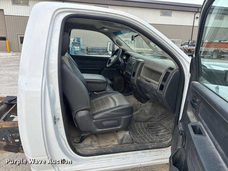 image for item NM9236 2011 Dodge Ram 5500HD truck cab and chassis