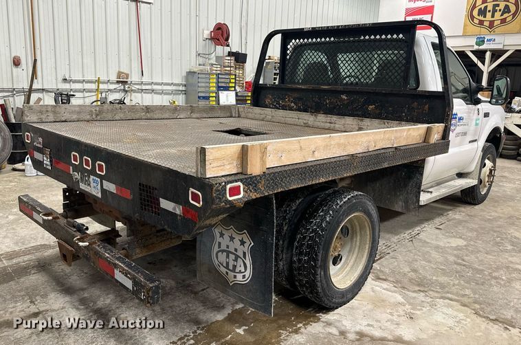 image for item NM9237 2000 Ford F450 Super Duty XL flatbed truck