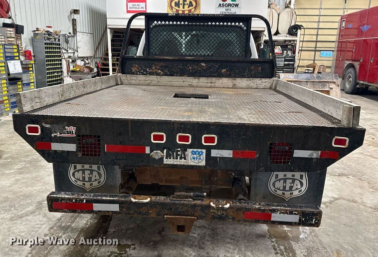 image for item NM9237 2000 Ford F450 Super Duty XL flatbed truck