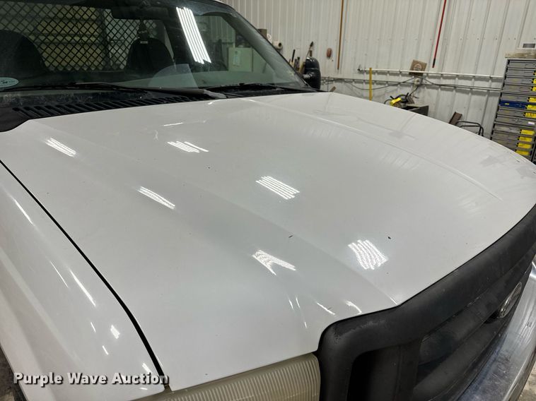 image for item NM9237 2000 Ford F450 Super Duty XL flatbed truck