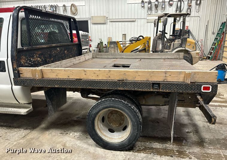 image for item NM9237 2000 Ford F450 Super Duty XL flatbed truck