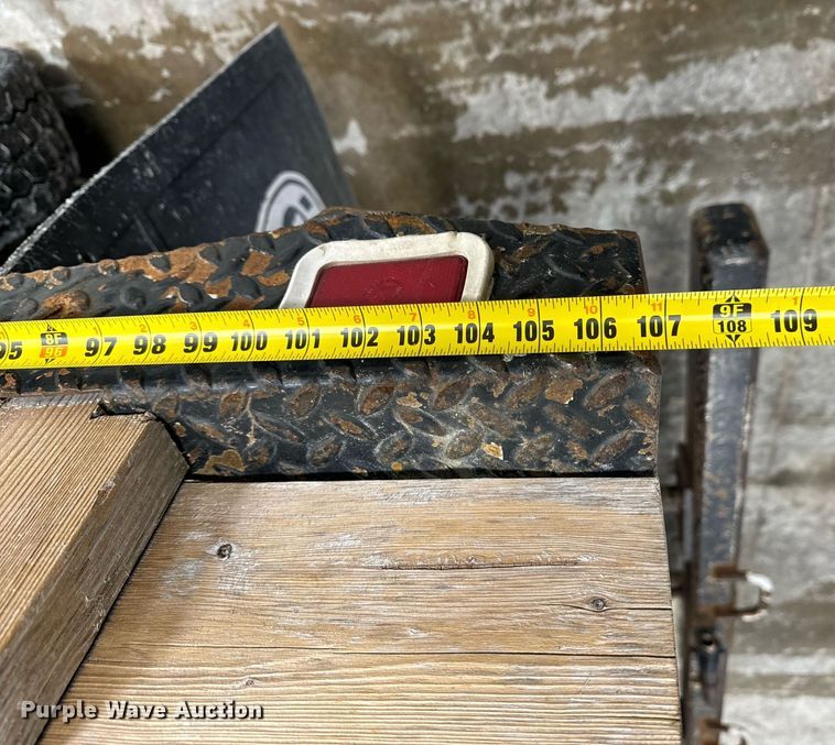 image for item NM9237 2000 Ford F450 Super Duty XL flatbed truck