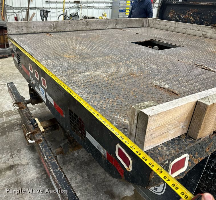 image for item NM9237 2000 Ford F450 Super Duty XL flatbed truck