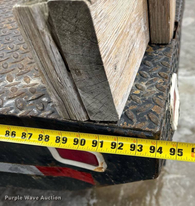 image for item NM9237 2000 Ford F450 Super Duty XL flatbed truck