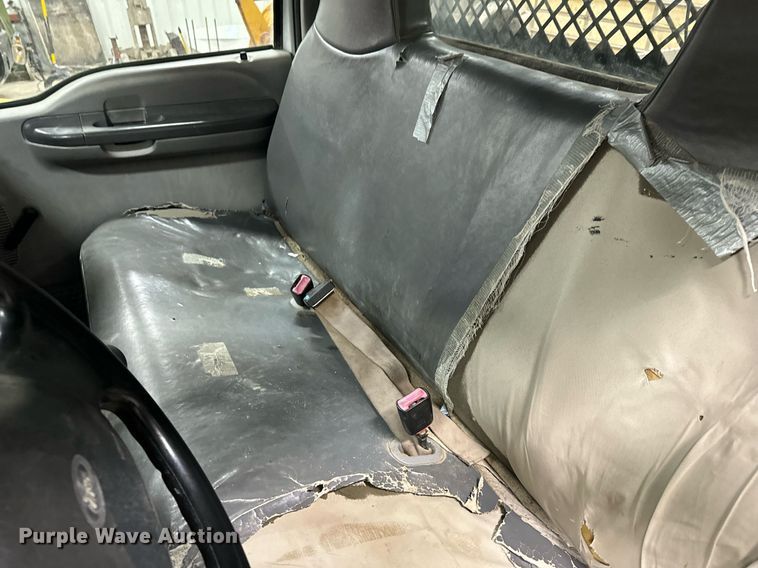 image for item NM9237 2000 Ford F450 Super Duty XL flatbed truck