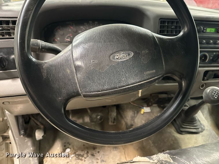 image for item NM9237 2000 Ford F450 Super Duty XL flatbed truck