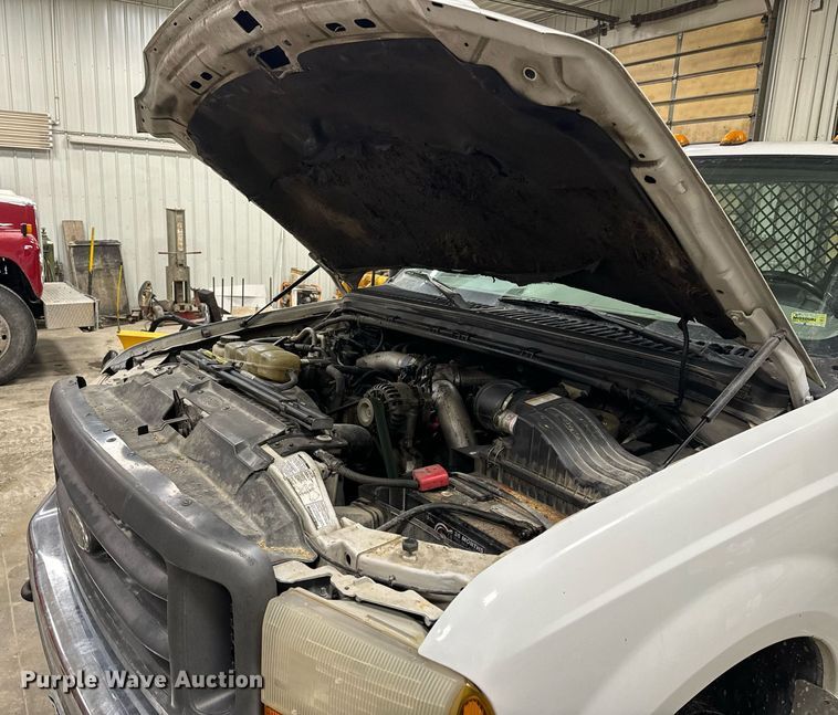 image for item NM9237 2000 Ford F450 Super Duty XL flatbed truck