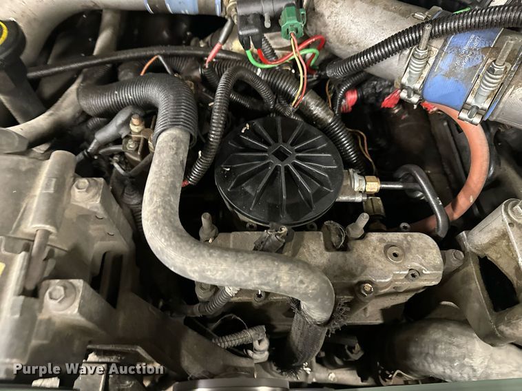 image for item NM9237 2000 Ford F450 Super Duty XL flatbed truck