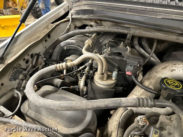 image for item NM9237 2000 Ford F450 Super Duty XL flatbed truck