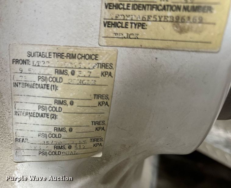 image for item NM9237 2000 Ford F450 Super Duty XL flatbed truck