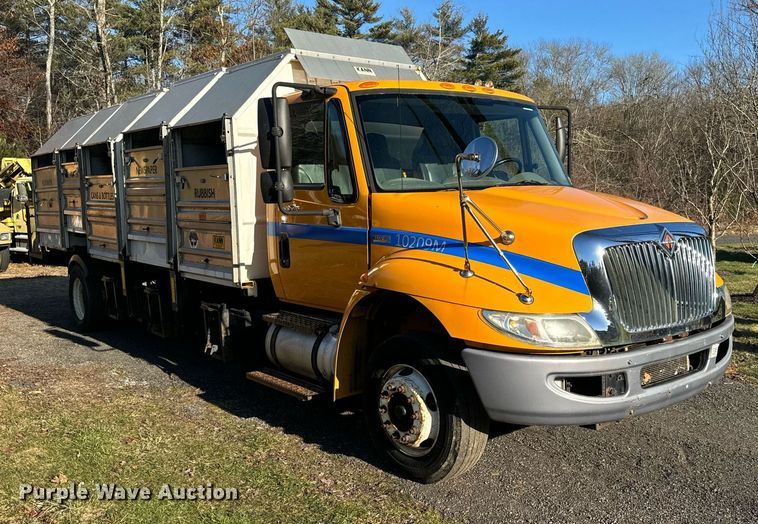 image for item NN9357 2014 International  DuraStar 4300 refuse truck