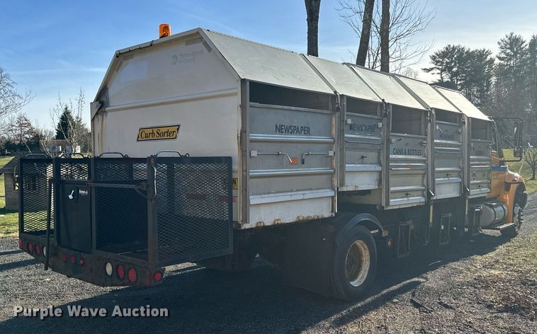 image for item NN9357 2014 International  DuraStar 4300 refuse truck