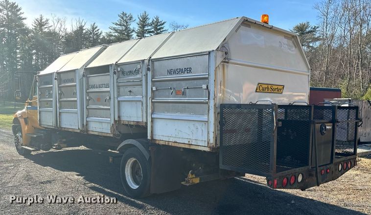 image for item NN9357 2014 International  DuraStar 4300 refuse truck