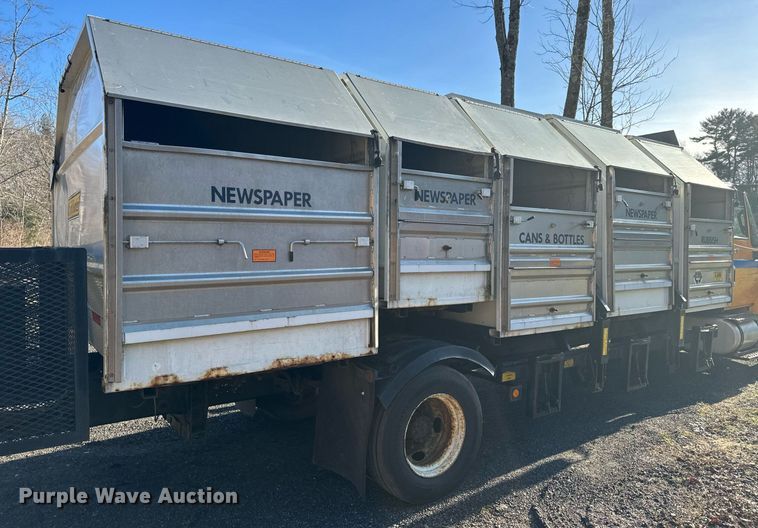 image for item NN9357 2014 International  DuraStar 4300 refuse truck