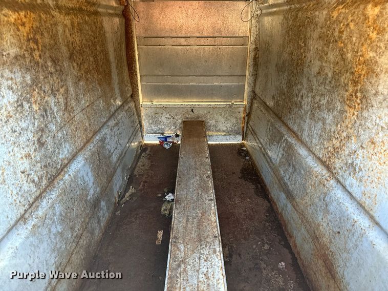 image for item NN9357 2014 International  DuraStar 4300 refuse truck