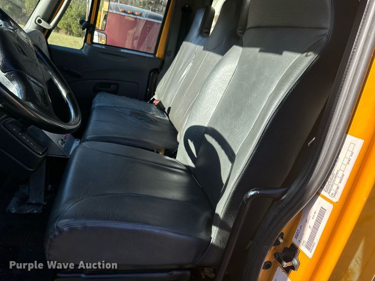 image for item NN9357 2014 International  DuraStar 4300 refuse truck