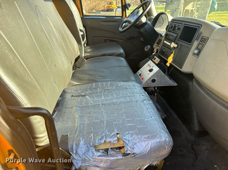 image for item NN9357 2014 International  DuraStar 4300 refuse truck