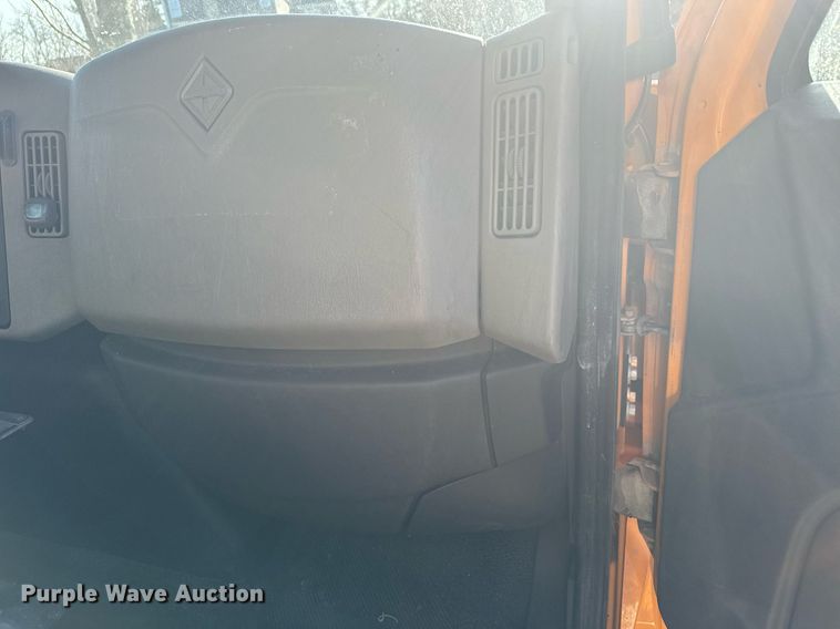 image for item NN9357 2014 International  DuraStar 4300 refuse truck