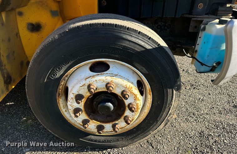 image for item NN9357 2014 International  DuraStar 4300 refuse truck