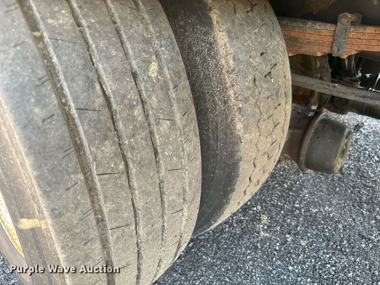 image for item NN9357 2014 International  DuraStar 4300 refuse truck