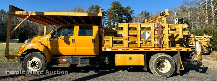 image for item NN9358 2011 Ford F750 Super Duty Crew Cab flatbed truck