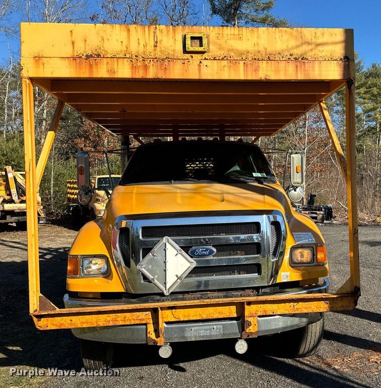 image for item NN9358 2011 Ford F750 Super Duty Crew Cab flatbed truck