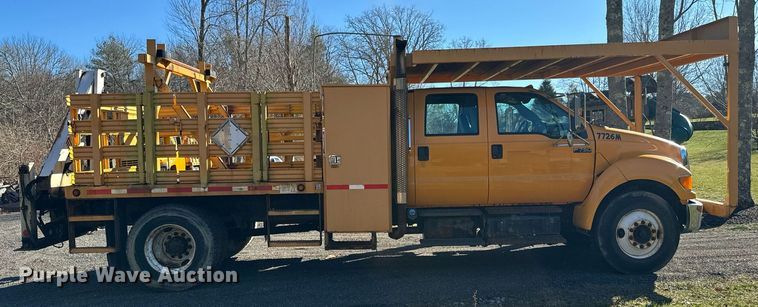 image for item NN9358 2011 Ford F750 Super Duty Crew Cab flatbed truck