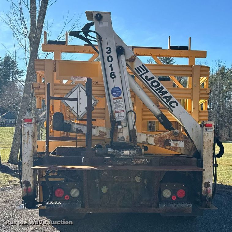 image for item NN9358 2011 Ford F750 Super Duty Crew Cab flatbed truck