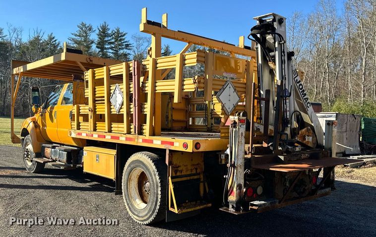 image for item NN9358 2011 Ford F750 Super Duty Crew Cab flatbed truck