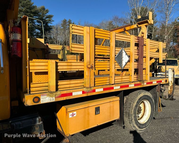 image for item NN9358 2011 Ford F750 Super Duty Crew Cab flatbed truck