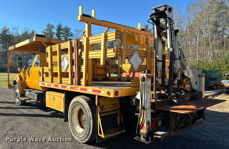 image for item NN9358 2011 Ford F750 Super Duty Crew Cab flatbed truck