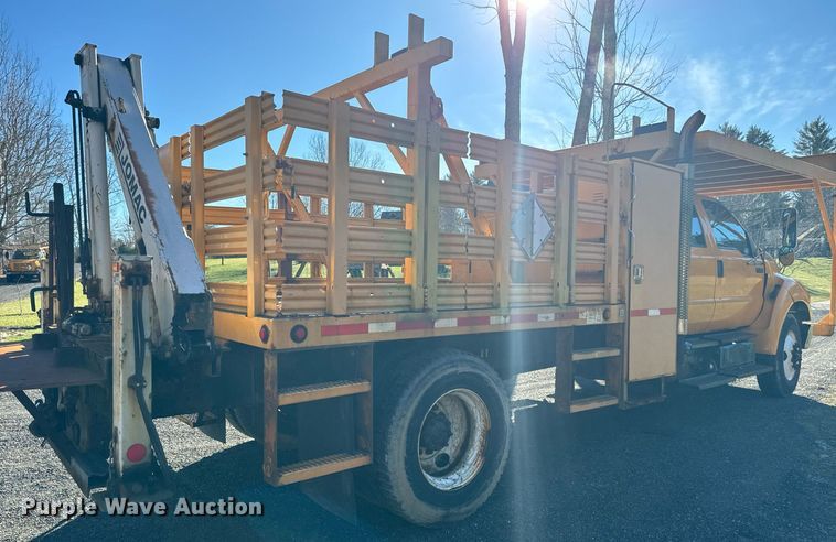 image for item NN9358 2011 Ford F750 Super Duty Crew Cab flatbed truck