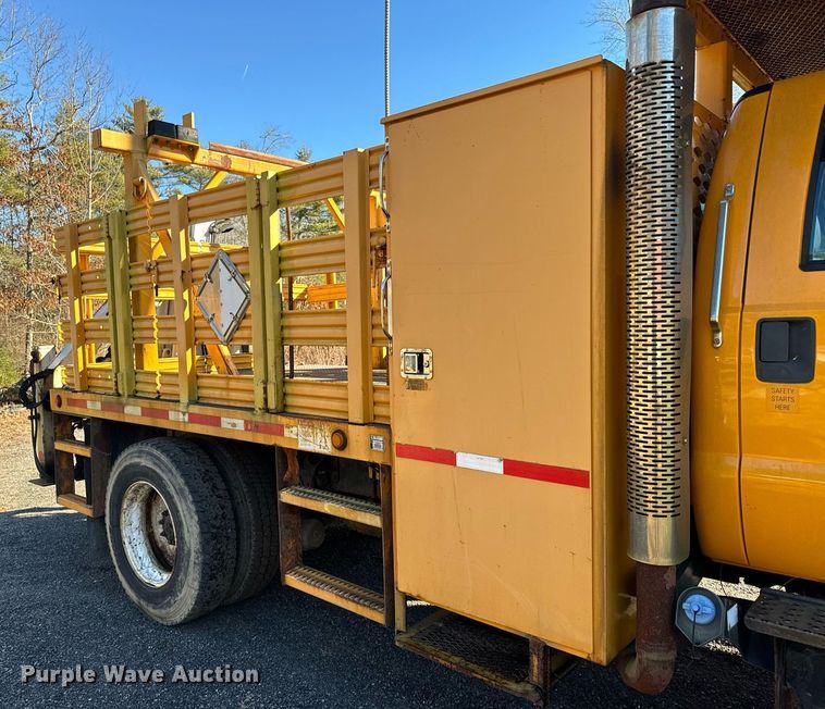 image for item NN9358 2011 Ford F750 Super Duty Crew Cab flatbed truck