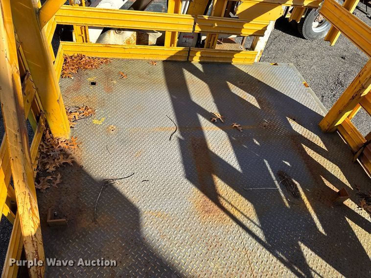 image for item NN9358 2011 Ford F750 Super Duty Crew Cab flatbed truck