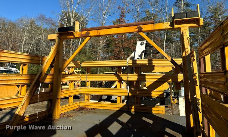 image for item NN9358 2011 Ford F750 Super Duty Crew Cab flatbed truck