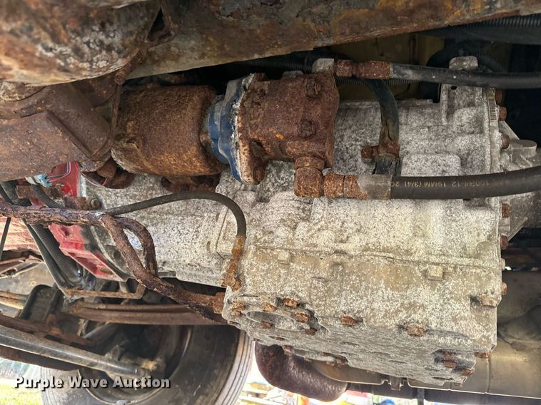 image for item NN9358 2011 Ford F750 Super Duty Crew Cab flatbed truck