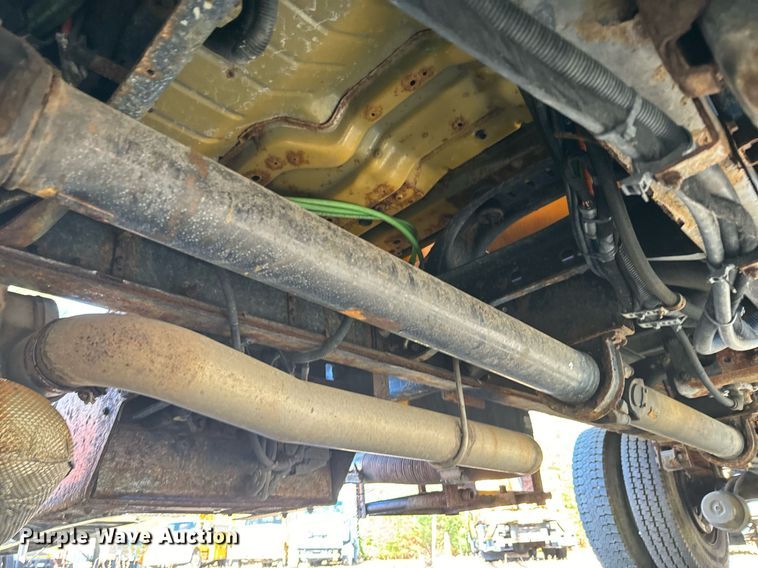 image for item NN9358 2011 Ford F750 Super Duty Crew Cab flatbed truck