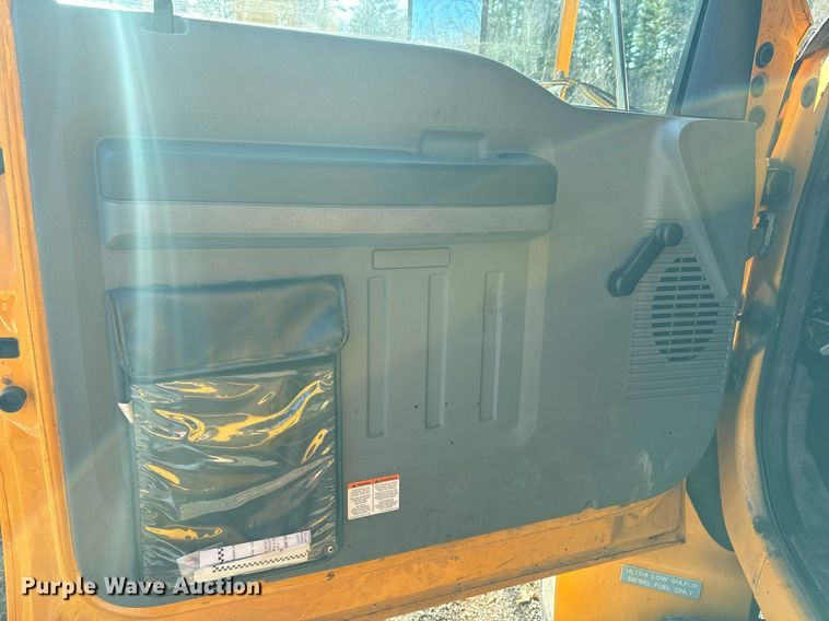 image for item NN9358 2011 Ford F750 Super Duty Crew Cab flatbed truck