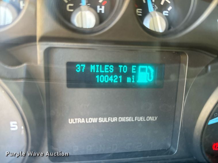 image for item NN9358 2011 Ford F750 Super Duty Crew Cab flatbed truck