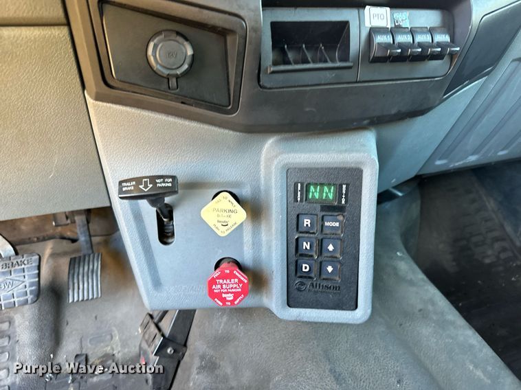 image for item NN9358 2011 Ford F750 Super Duty Crew Cab flatbed truck