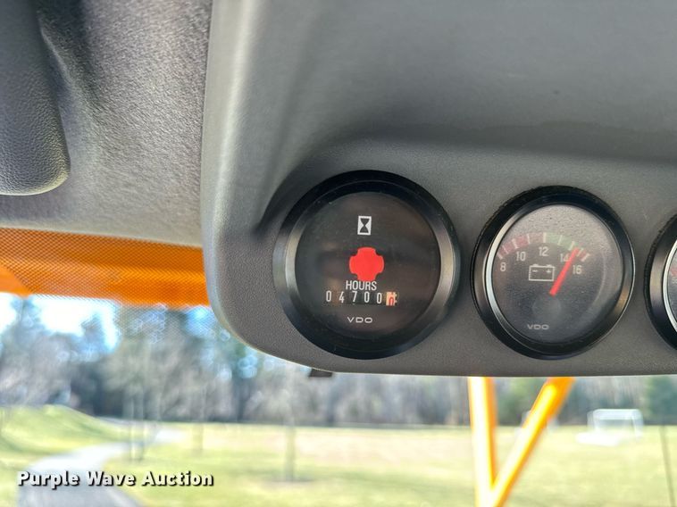 image for item NN9358 2011 Ford F750 Super Duty Crew Cab flatbed truck